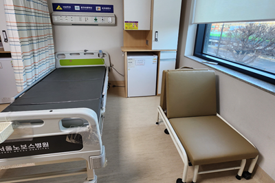 Hospital Room 2